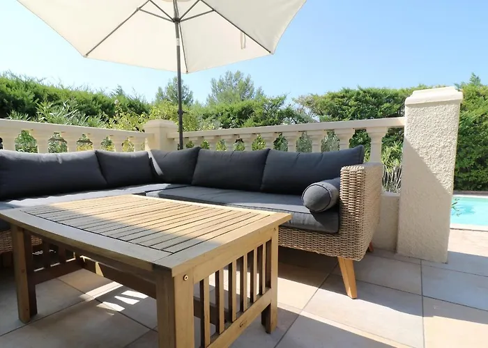 Prázdninový dům Maison Avec Piscine Saint-Georges-dʼOrques